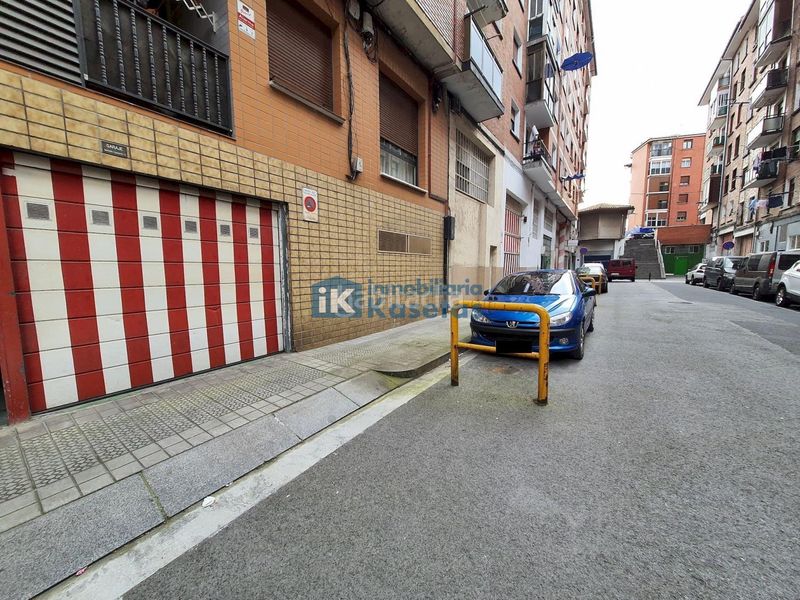 Foto 4f5b51cc-765e-41ef-89cc-83210ebb5a2a. Autoparkplatz in Centro-Ariz-Uribarri Basauri