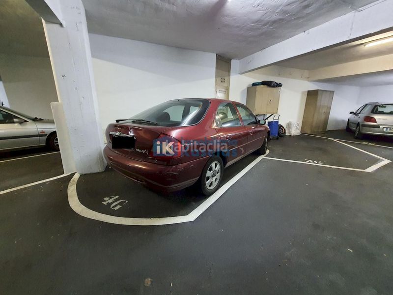 Foto de5bdddc-9c2d-4f1e-92cb-857cb8e0658d. Parking coche en Centro-Ariz-Uribarri Basauri
