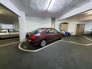 Parking coche en Centro-Ariz-Uribarri
