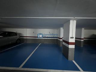 Parking voiture à Etxebarri, Anteiglesia de San Esteban