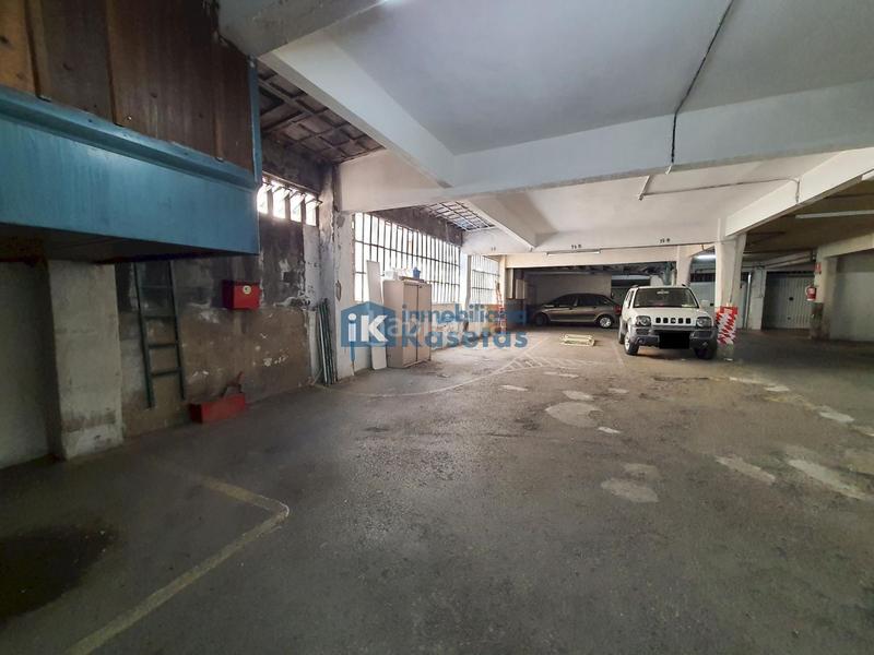 Foto fa706553-53ab-441e-aac2-c3a646fdfd2b. Autoparkplatz in Centro-Ariz-Uribarri Basauri