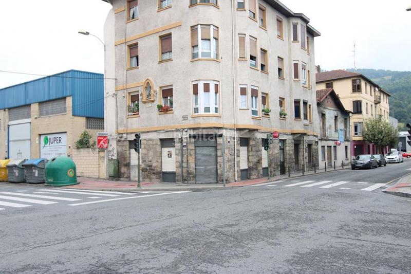 Foto bf410a19-468d-4593-87ce-f438429dcb03. Location local commercial dans Urbi Basauri