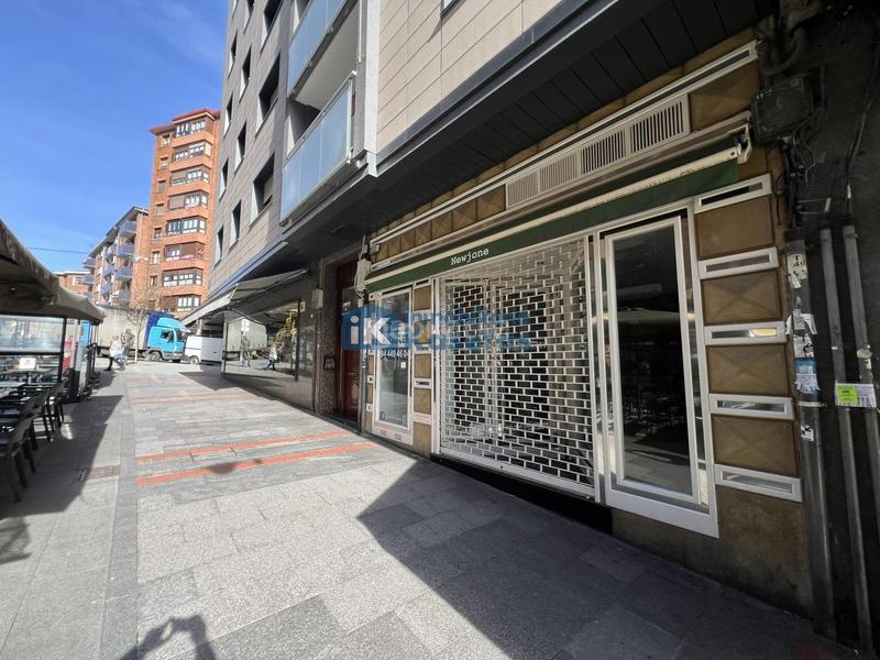 Foto a359f17a-342f-4ff0-9cdc-3672d66c1cbd. Alquiler local comercial en Centro-Ariz-Uribarri Basauri