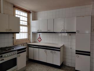 Etagenwohnung in Basurtu. Piso para reformar en la plaza general latorre