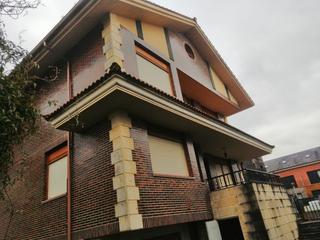 Xalet a Ampuero