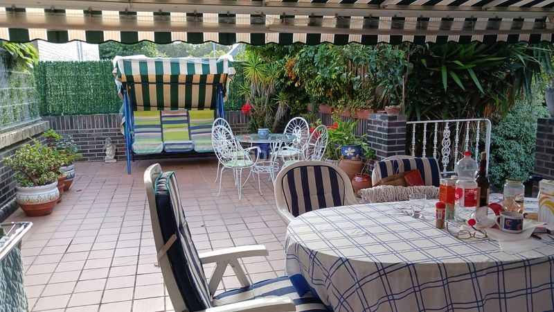 Foto d8f55f19-bcdb-42a8-bc3b-6196a1d35f4e. Xalet amb aparcament piscina a Zona Playa Laredo