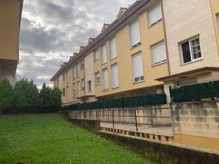 Pis a Calle el cabrahido 8b. Oportunidad !!luminoso bajo de 3 habitaciones y 2 baños en limpi