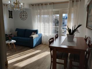 Appartement à Avenida de francia 6. Piso de 2 habitaciones para entrar a vivir en segunda linea de p