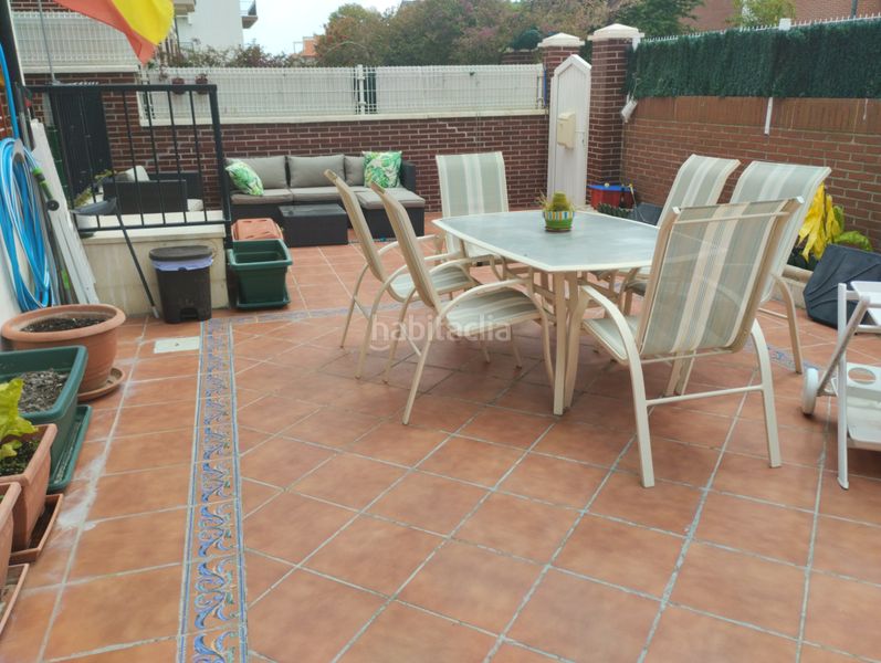 Foto 4236ad43-93cd-4569-a7aa-cf55c3d10e50. Chalet en avenida derechos humanos 85 exclusivo chalet pareado ,a un paso de la playa salvé en Laredo