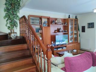 Chalet in Avenida de los derechos humanos 38. Coqueto chalet adosado en laredo,a escasos metros de la playa