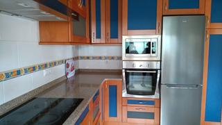 Appartement à Barrio santa ana 7. Bajo de 3 habitaciones y 2 baños en san miguel de meruelo, a 5 m