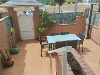 Xalet a Avenida derechos humanos 40. Coqueto chalet de 4 habitaciones con terraza de 25 m,zona ever d