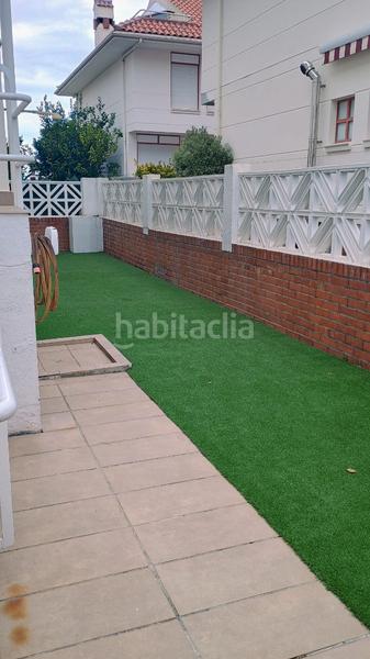 Foto 6365b8a9-1634-4361-b7f3-6a6e8050aa49. Chalet en travesía los derechos humanos 9 chalet adosado en esquina,en la zona del puntal en Laredo
