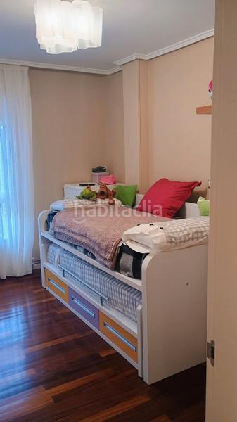 Foto 9ef55d43-7ccf-47da-b9cc-3250d851d2d1. Chalet en travesía los derechos humanos 9 chalet adosado en esquina,en la zona del puntal en Laredo