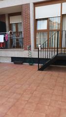 Pis  Paseo barón de adzaneta s/n. Bajo de 1 habitación con amplia terraza en el centro de ramales.