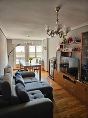 Pis  Calle marqués del robrero 7. Amplio piso de 3 habitaciones en santoña, al lado de la plaza sa