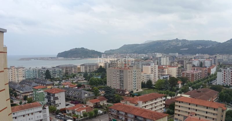 Foto ab5e2e2f-40ad-48f7-9d41-167f960da9e1. Piso en calle república de colombia 10 piso de 3 habitaciones con vistas al mar en Laredo