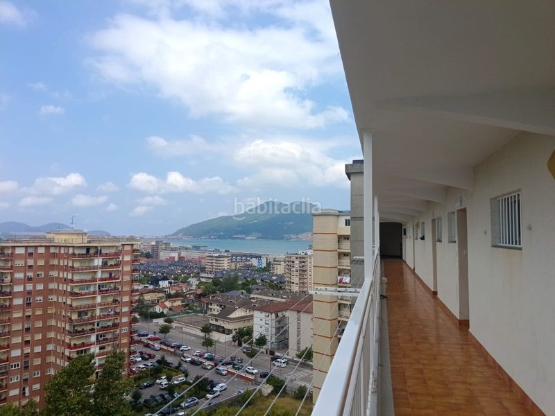 Foto be761010-ec0a-4129-b470-2d9c7c7e1265. Piso en calle república de colombia 10 piso de 3 habitaciones con vistas al mar en Laredo