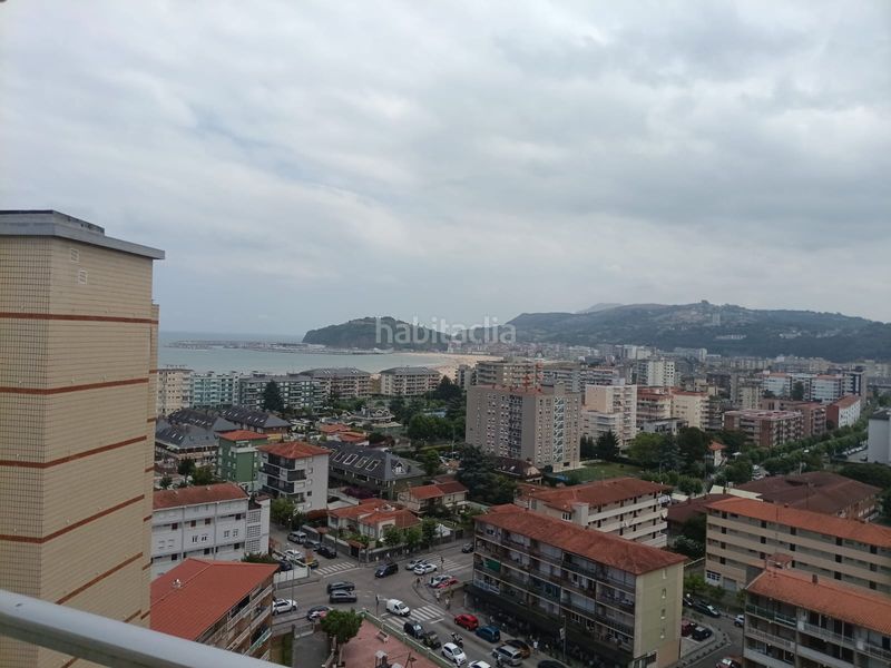 Foto efedeb27-f520-4875-9baf-d994ada42ccc. Piso en calle república de colombia 10 piso de 3 habitaciones con vistas al mar en Laredo
