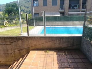 Etagenwohnung  Calle de la dehesa 11b. Bajo de 2 habitaciones con terraza de 50 m2 en limpias. urbaniza