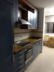 Pis a Avenida san miguel 7a. Piso de 3 habitaciones en el centro de meruelo, para entrar a vi