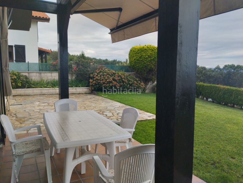Foto 06a8df9f-80d9-472d-8271-76ddf64288e4. Chalet en calle san pedro 41a chalet individual en seña, urbanizacion con piscina. preciosas vistas a laredo en Limpias