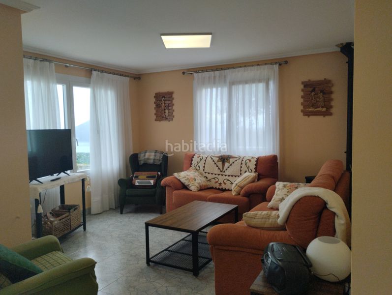 Foto 151f9f06-f16c-4e44-b9d3-8f60859fee30. Chalet en calle san pedro 41a chalet individual en seña, urbanizacion con piscina. preciosas vistas a laredo en Limpias