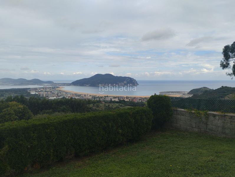 Foto 4ae7793b-7c7f-495c-bbed-9bd03f14dd9f. Chalet en calle san pedro 41a chalet individual en seña, urbanizacion con piscina. preciosas vistas a laredo en Limpias