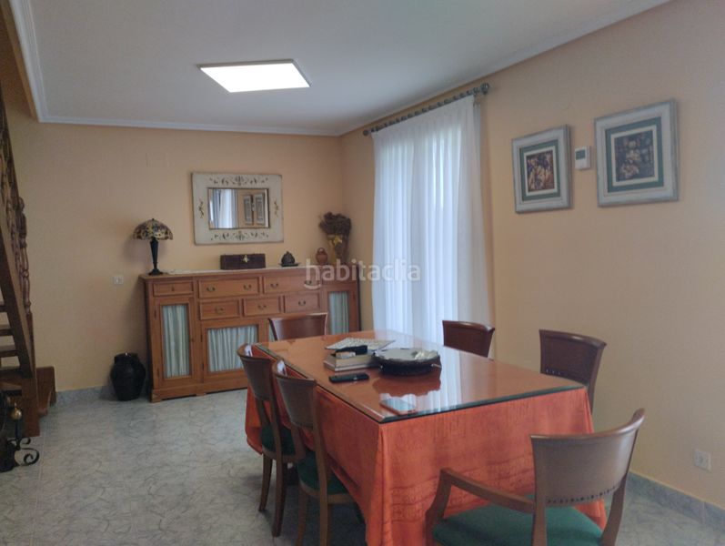 Foto 51e4e813-38c7-4a9e-b16e-bd2ef063af30. Chalet en calle san pedro 41a chalet individual en seña, urbanizacion con piscina. preciosas vistas a laredo en Limpias