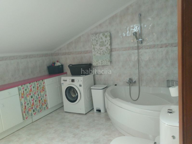 Foto ad631e21-64e4-4f3c-be95-ea8b4b101e87. Chalet en calle san pedro 41a chalet individual en seña, urbanizacion con piscina. preciosas vistas a laredo en Limpias