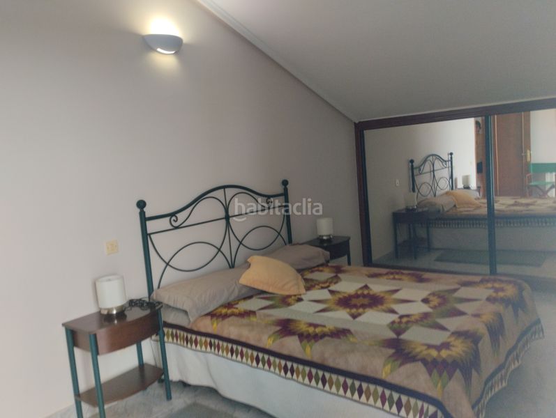 Foto b441b922-384a-4ca2-b8ad-b178bc5d598d. Chalet en calle san pedro 41a chalet individual en seña, urbanizacion con piscina. preciosas vistas a laredo en Limpias
