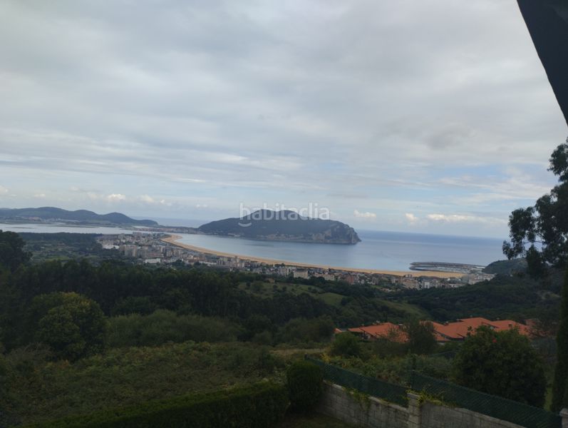 Foto d9b5bd1f-ffa0-4d1b-b685-ce6b7689ffe6. Chalet en calle san pedro 41a chalet individual en seña, urbanizacion con piscina. preciosas vistas a laredo en Limpias