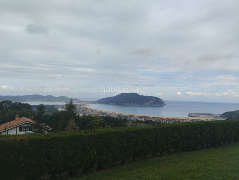Foto f43fd391-f827-4c07-8921-0918f86f6673. Chalet en calle san pedro 41a chalet individual en seña, urbanizacion con piscina. preciosas vistas a laredo en Limpias