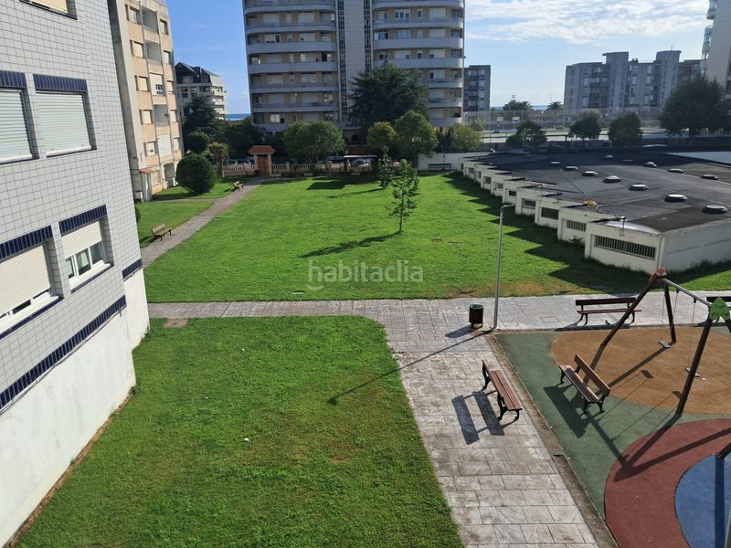Foto 32874fa8-2599-461f-94be-08721516b3c0. Pis a avenida de francia 6 a Zona Playa Laredo