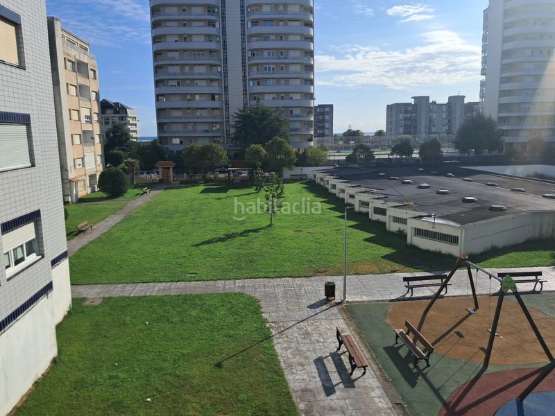 Foto ade85ac0-53d4-476b-af84-261f00d7ed38. Pis a avenida de francia 6 a Zona Playa Laredo