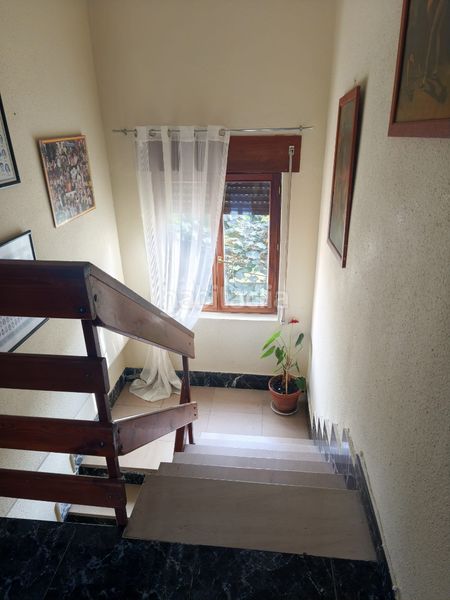 Foto b65a9b85-a1f9-48f3-8f82-bb7c78a1234f. Casa pareada en calle real 5 en Argoños