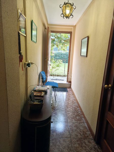 Foto d31774c3-695b-438c-93b3-60da677eb599. Casa pareada en calle real 5 en Argoños