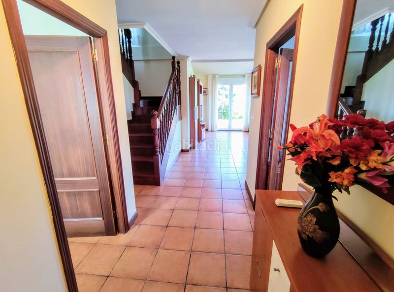 Foto 40b84418-a9c5-469c-ac86-ff280e6172b5. Chalet  individual con 306 m2 en Argoños