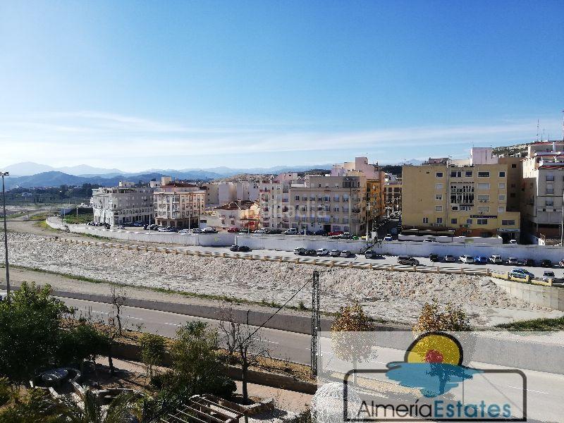 Foto b09d3c57-71ab-4871-bfb9-2adfb408fb38. Pis a Albox