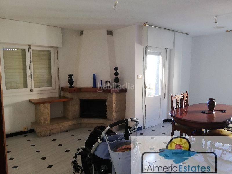 Foto bd40423e-d054-49b7-a279-7beb346ddac7. Pis a Albox