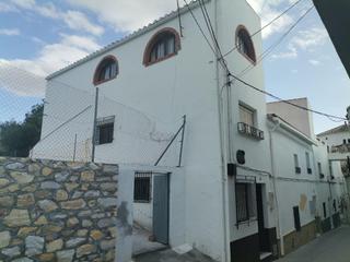 Casa a Urrácal. Urrácalcasa