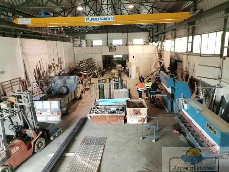 Foto aaa243ff-4fec-47ba-99cf-9d2bb3c8c54d. Nave industrial nave en Macael