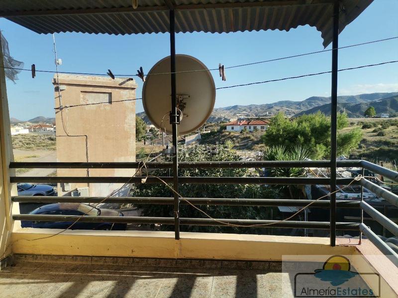 Foto b02da11a-f8f7-4e8b-bbb1-a4e89d8c1b9f. Casa  en Zurgena