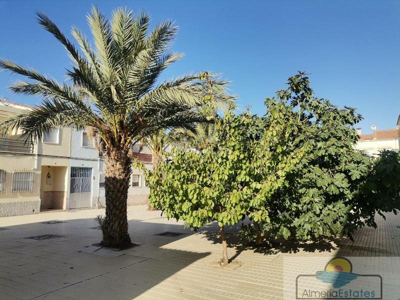 Foto fdcee96e-87b0-4794-8fa2-8cb54307c9da. Casa  en Zurgena