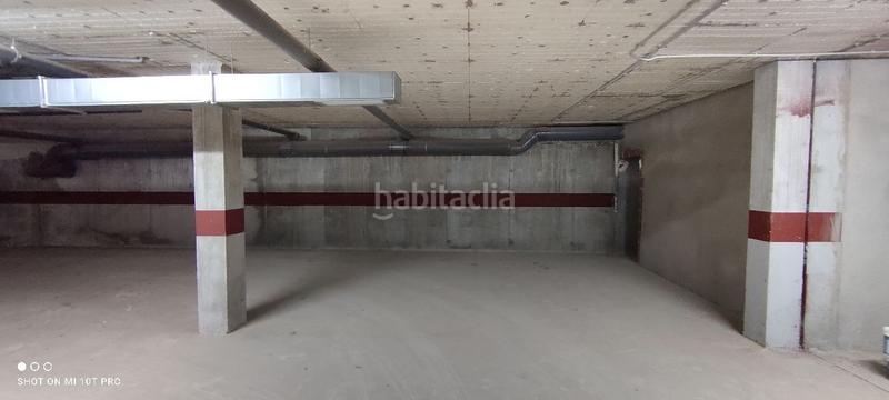 Foto 59964126-b1b6-425c-95f0-af891202cd6f. Aparcament cotxe a Albox