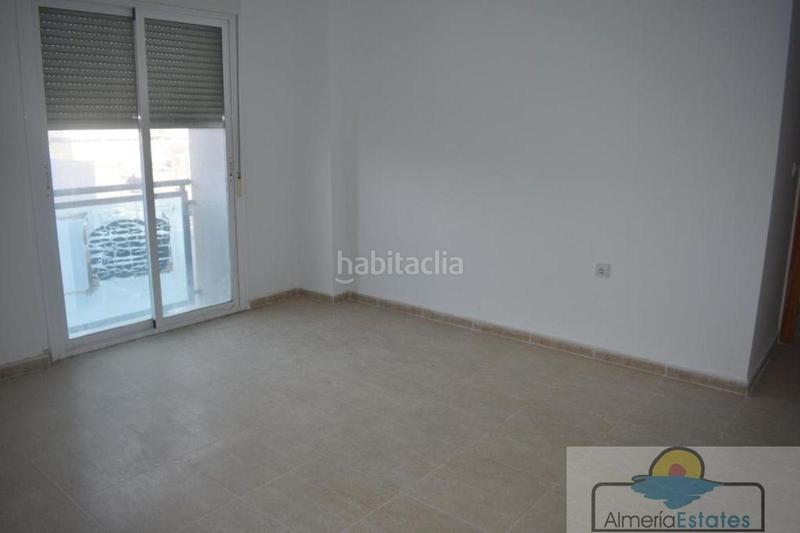 Foto 32b7b1cd-2615-42b2-81cf-093f346d7583. Pis amb aparcament a Fines