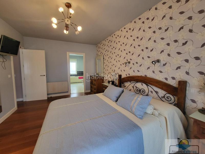 Foto b503bbc6-e651-4671-9064-2d95d51ab386. Pis a Albox