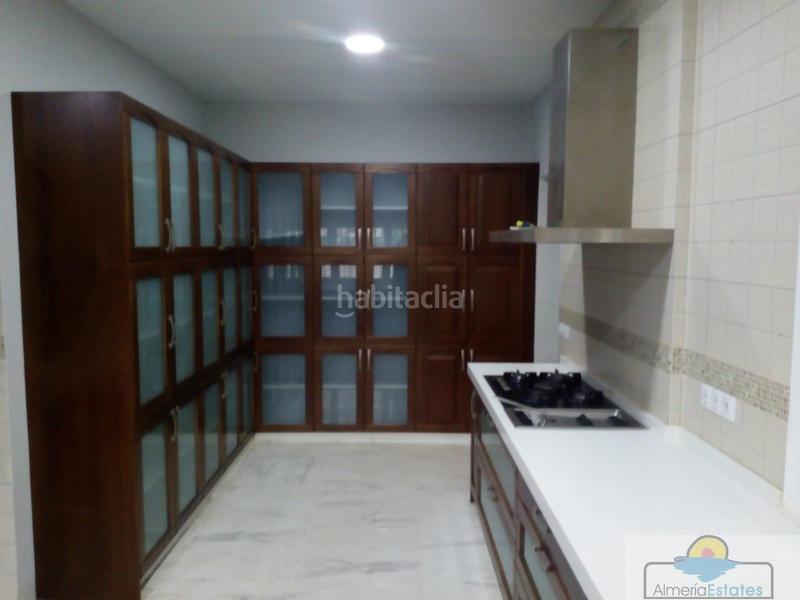 Foto 61bde898-e892-45a1-947c-d7f8fab35508. Xalet amb piscina a Tíjola