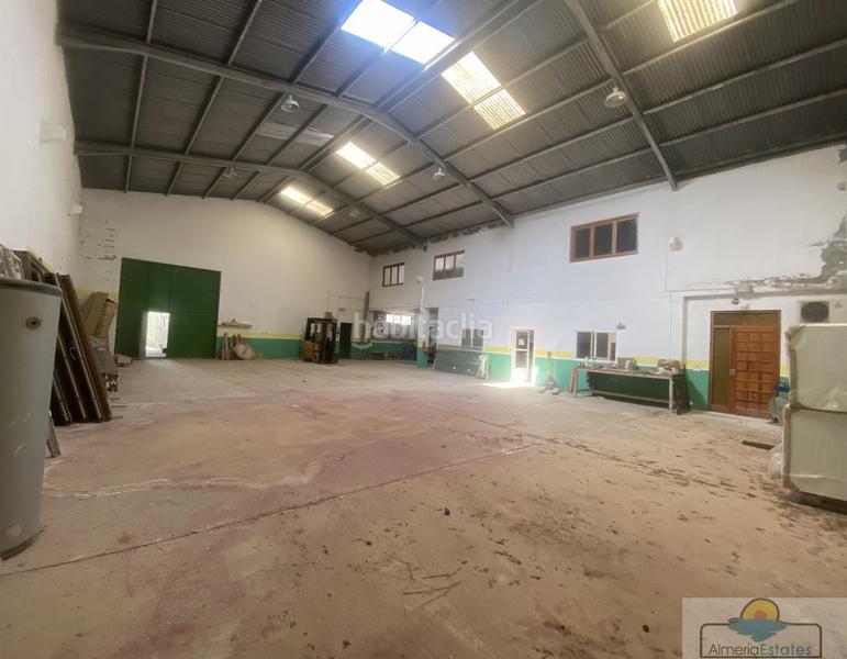 Foto ed7381ff-a18d-4ddd-83e3-3c362a47e53e. Nau industrial a Albox