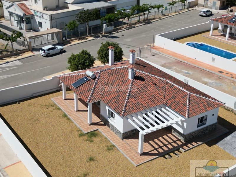 Foto bca3b6e6-cdd8-43bc-ba67-bf9b421388fe. Lloguer xalet a Arboleas
